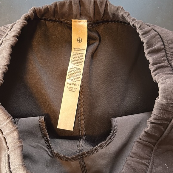 Lululemon Cotton-Blend Double-Knit Mid-Rise Cargo Pant Black size 8 - Picture 4 of 5